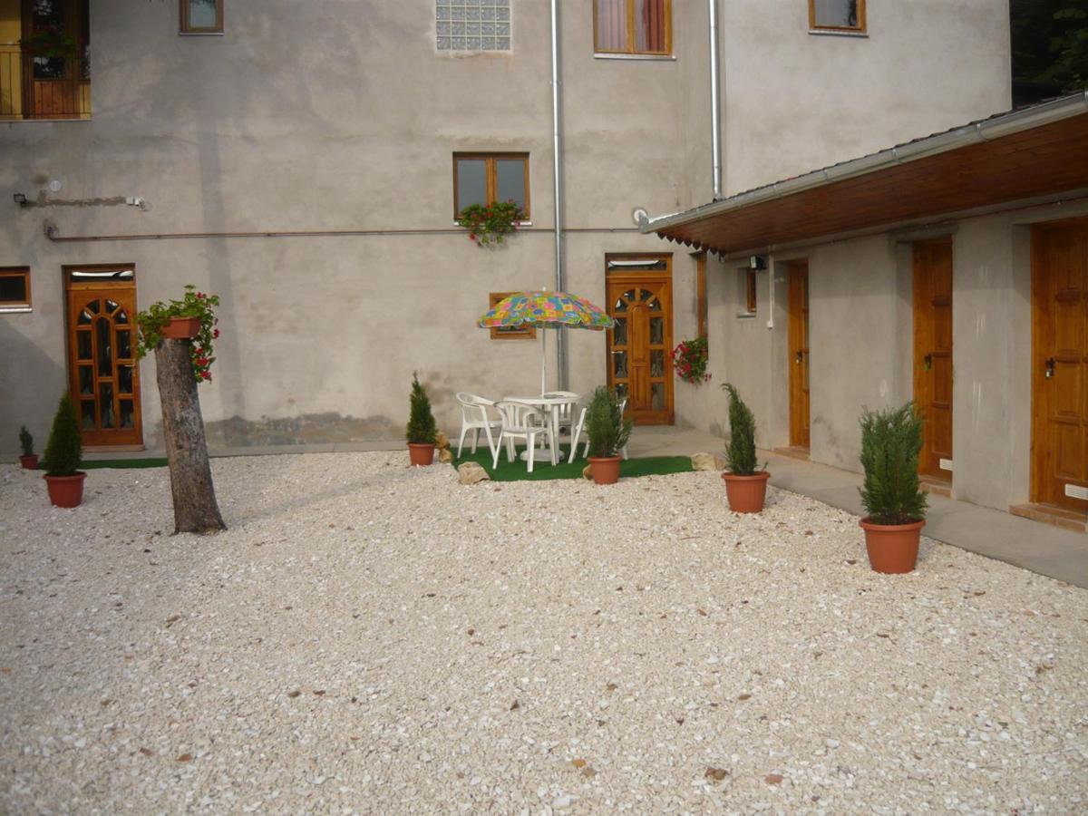 Szent István Panzió Hódmezővásárhely Exterior foto